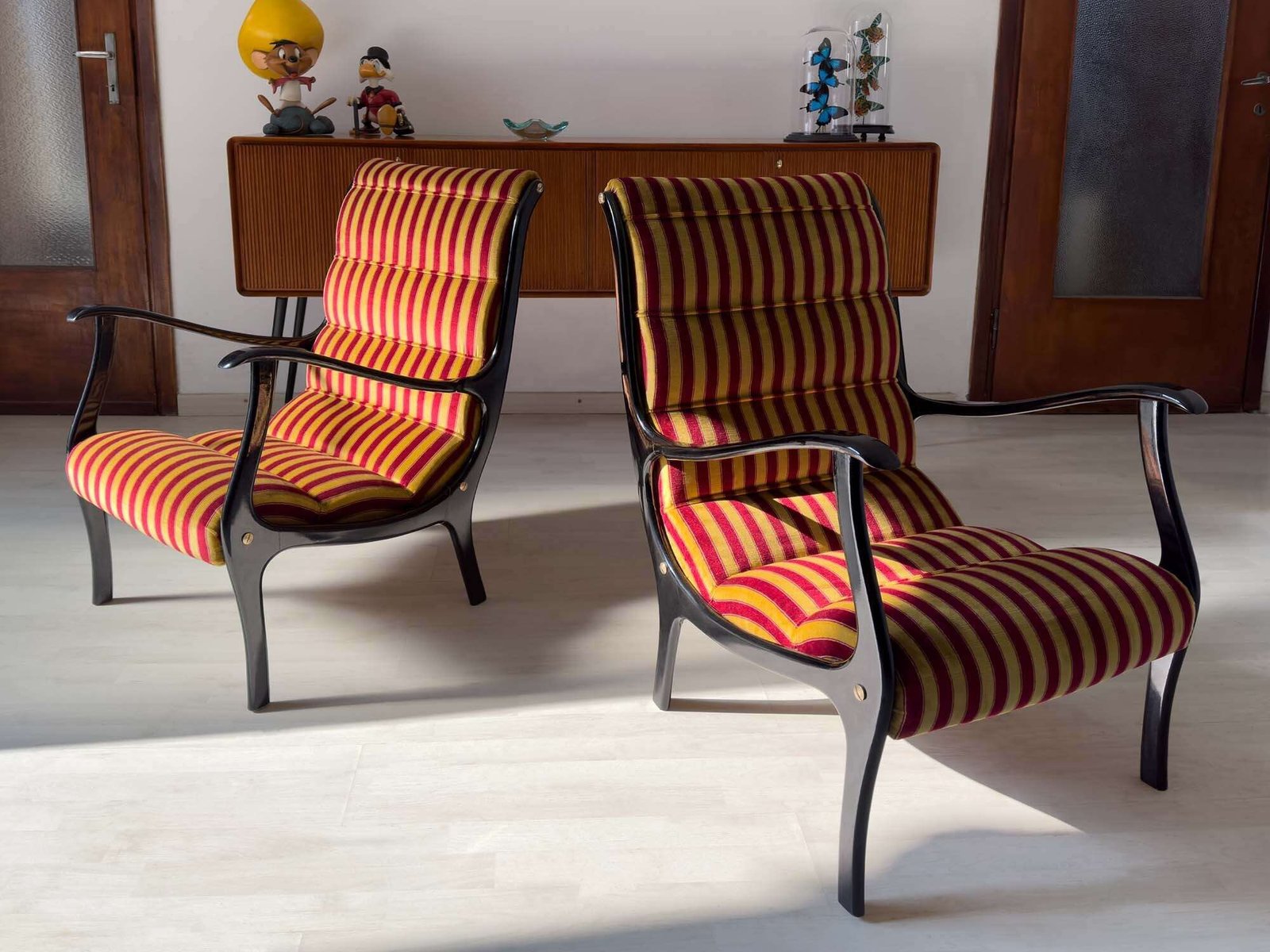 Pair of Italian mid-century Armchairs ‘Mitzi’