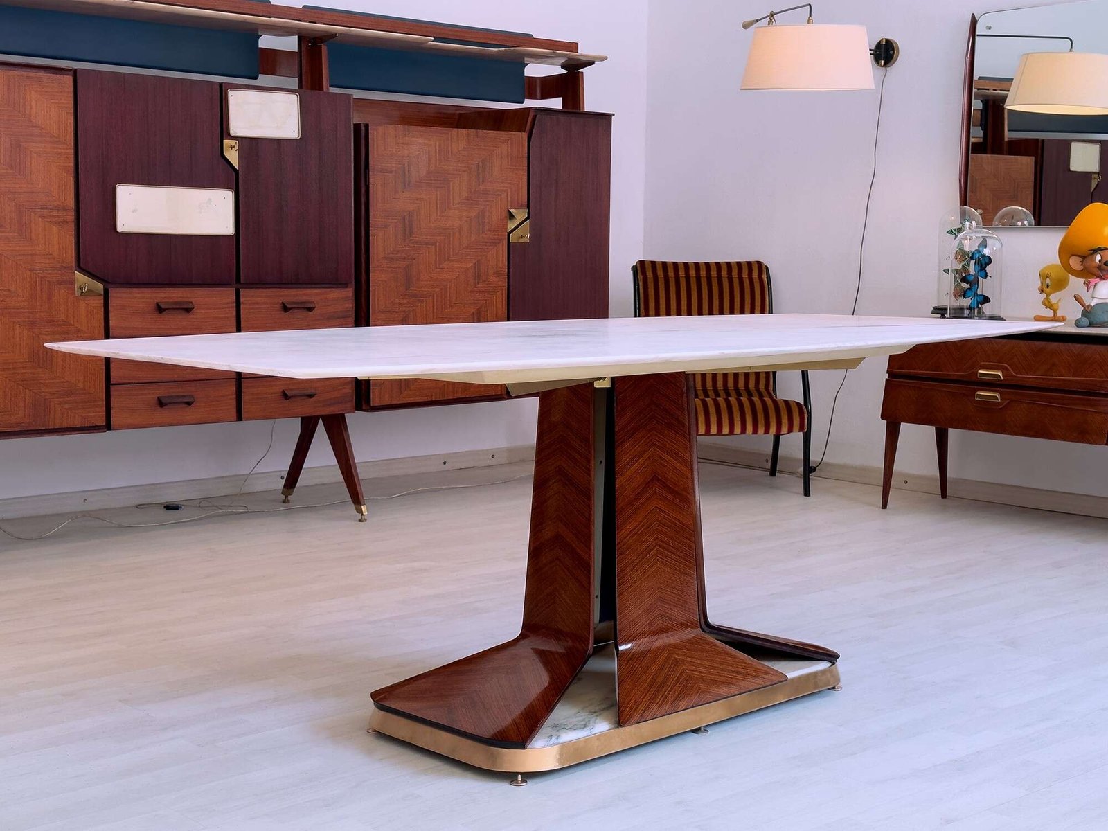 Italian mid-century Dining Table with white Carrara marble top attributed to Vittorio Dassi, 1950s - Image 13