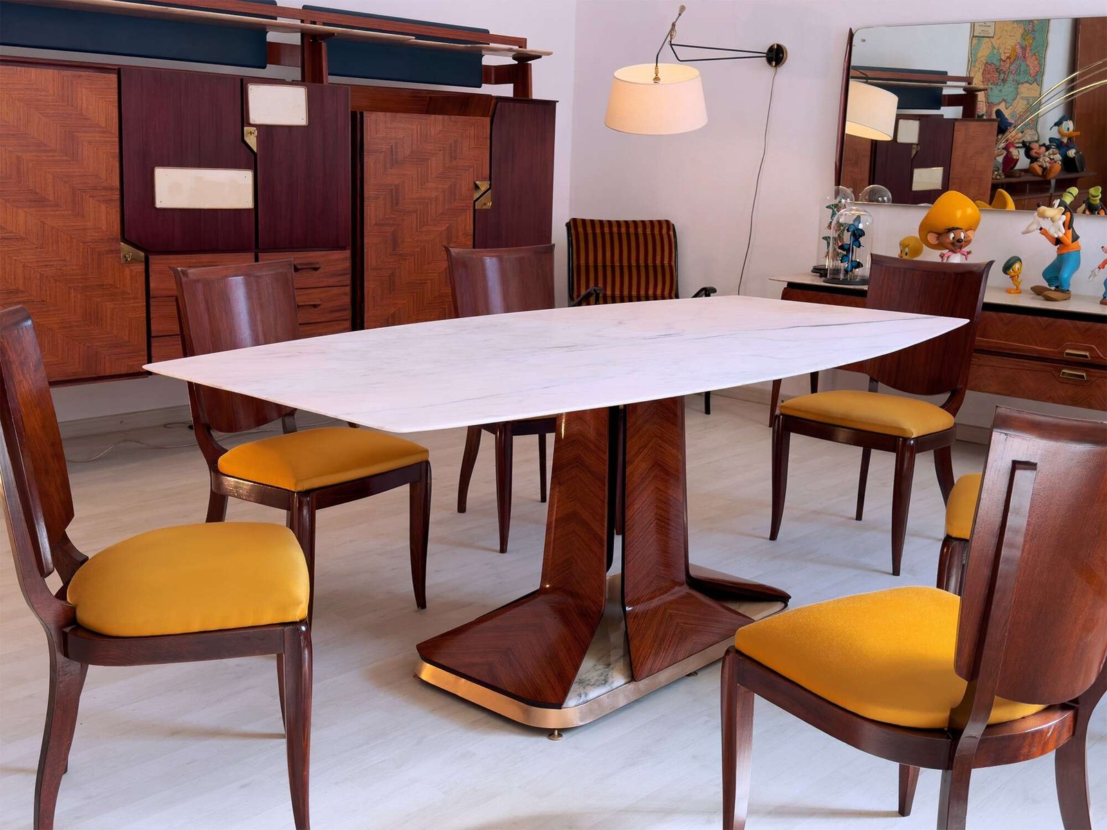 Italian mid-century Dining Table with white Carrara marble top attributed to Vittorio Dassi, 1950s - Image 3