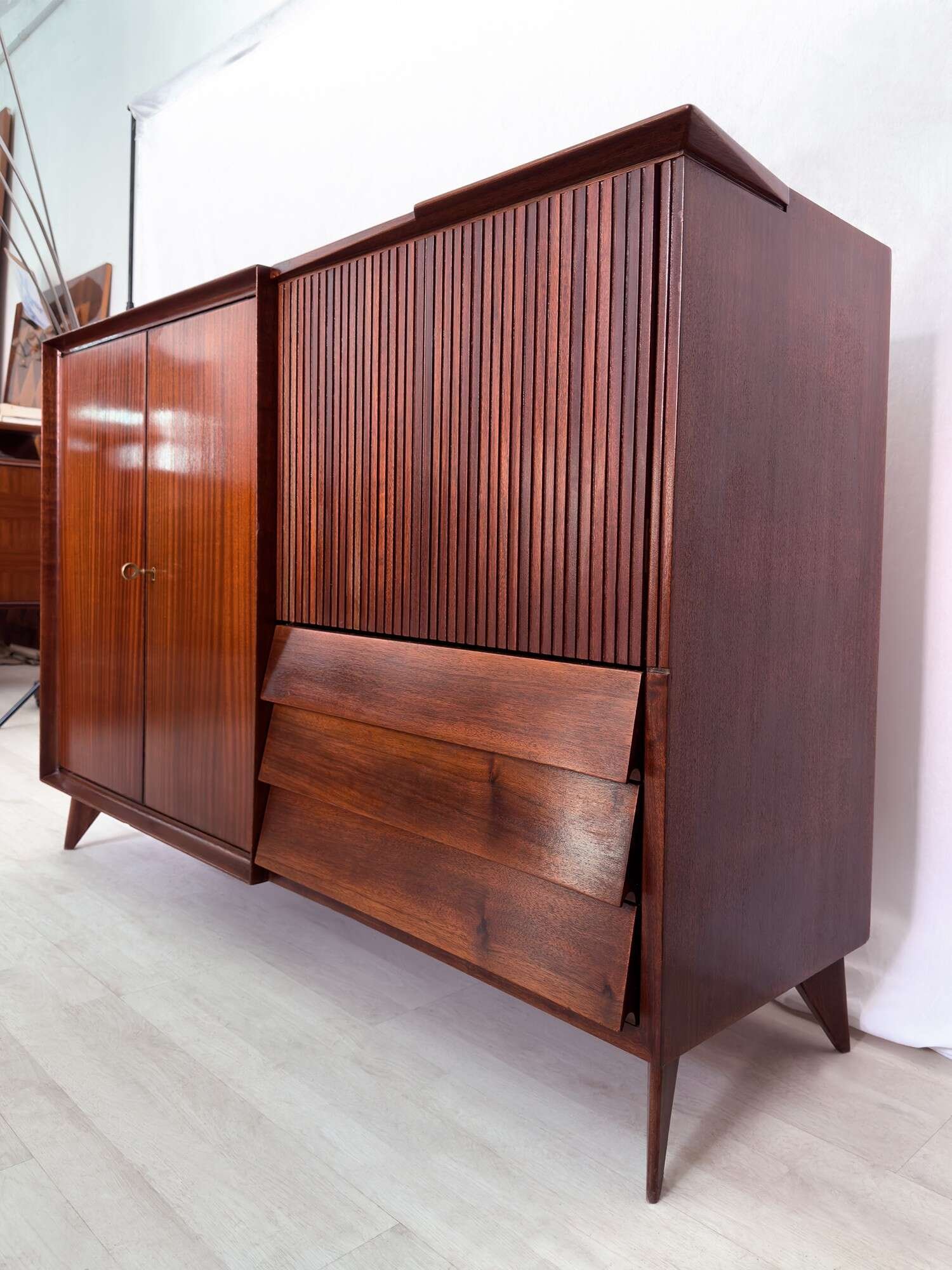 Italian mid-century teak wood Sideboard with Bar compartment attributable to Vittorio Dassi, 1950s